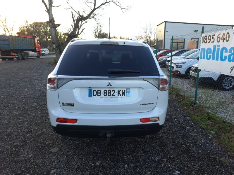 Mitsubishi Outlander 2.2 DID 4X4, снимка 5 - Автомобили и джипове - 52696641