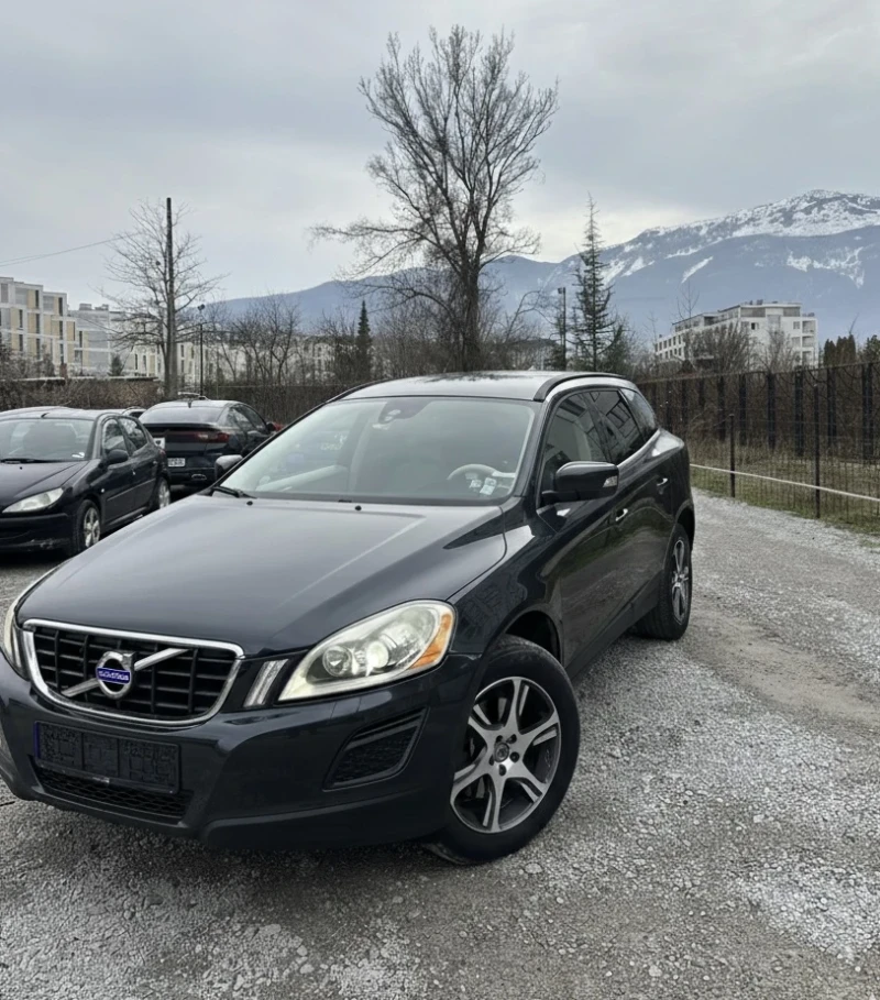Volvo XC60 Avtomat* Face* Xenon* 163PS* NAVI, снимка 2 - Автомобили и джипове - 53239102