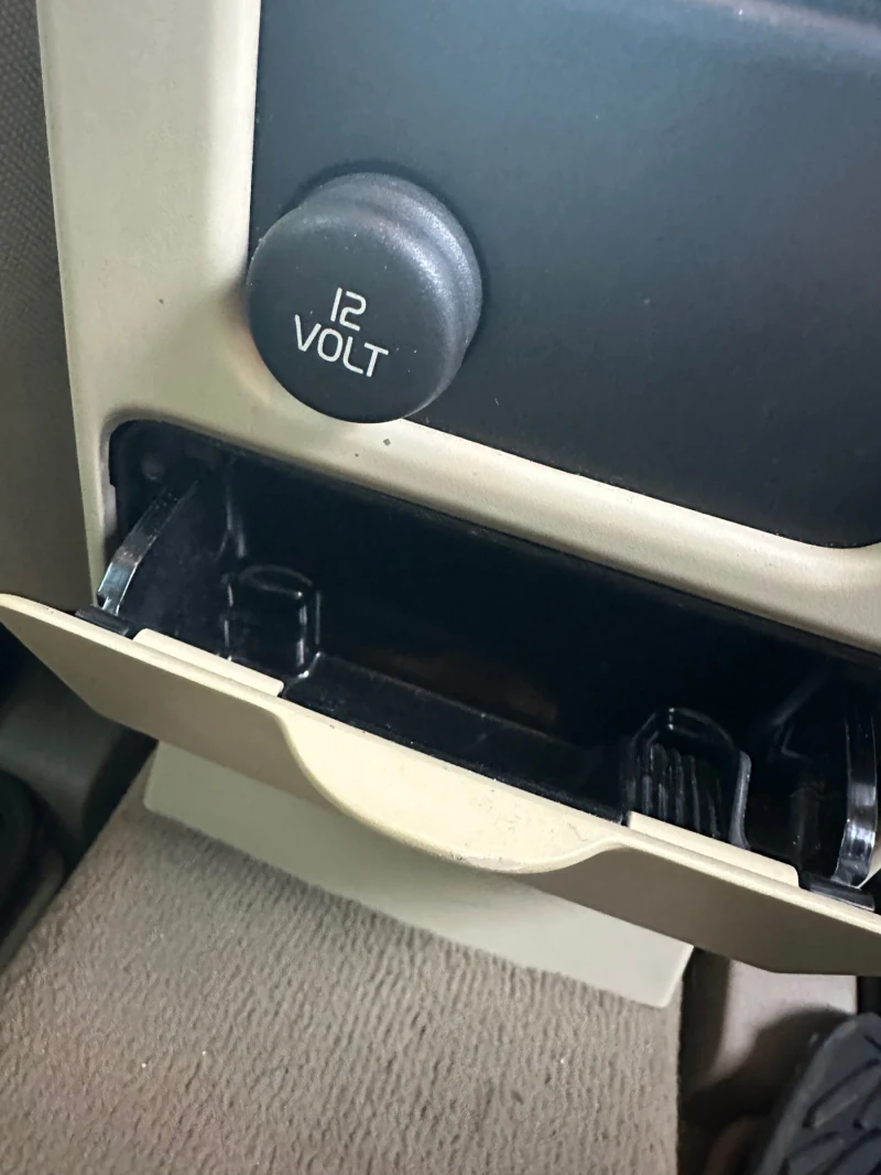 Volvo XC60 Avtomat* Face* Xenon* 163PS* NAVI, снимка 11 - Автомобили и джипове - 53239102