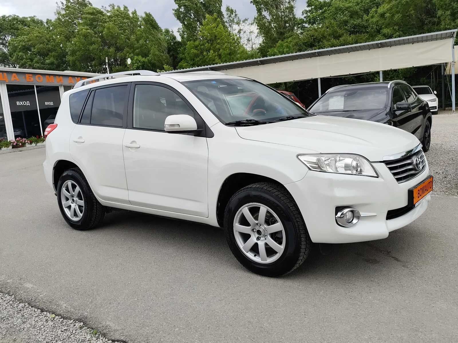 Toyota Rav4 2.2D-4D* 4X4* EURO5A* КОЖА*  - изображение 3