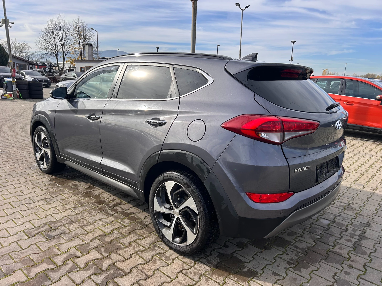 Hyundai Tucson 2.0CRDI 4WD AVTOMAT/NAVI/KAMERA/KOJA/PANORAMA FULL - изображение 8