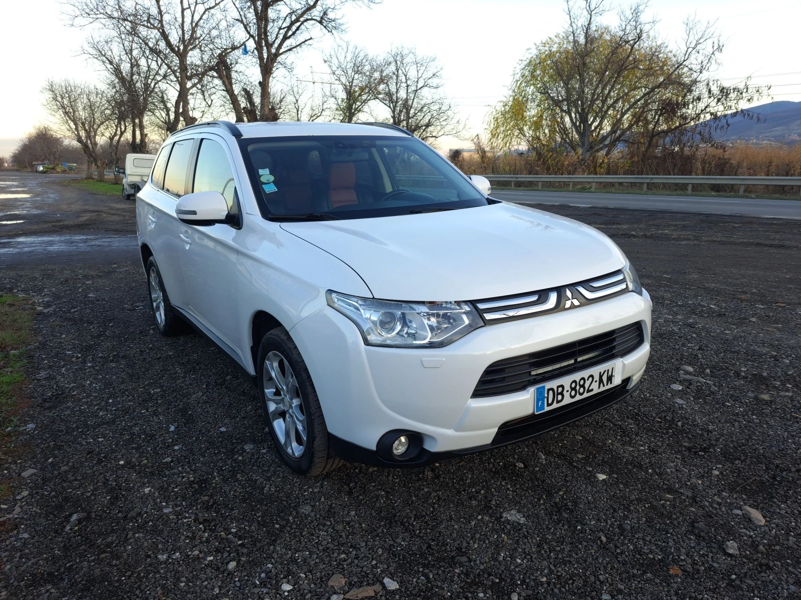Mitsubishi Outlander 2.2 DID 4X4 - изображение 7