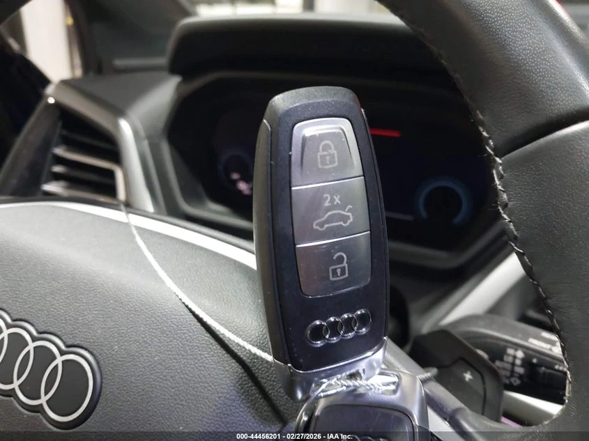 Audi Q4 E-Tron Premium Plus 50 Quattro, снимка 11 - Автомобили и джипове - 53811717