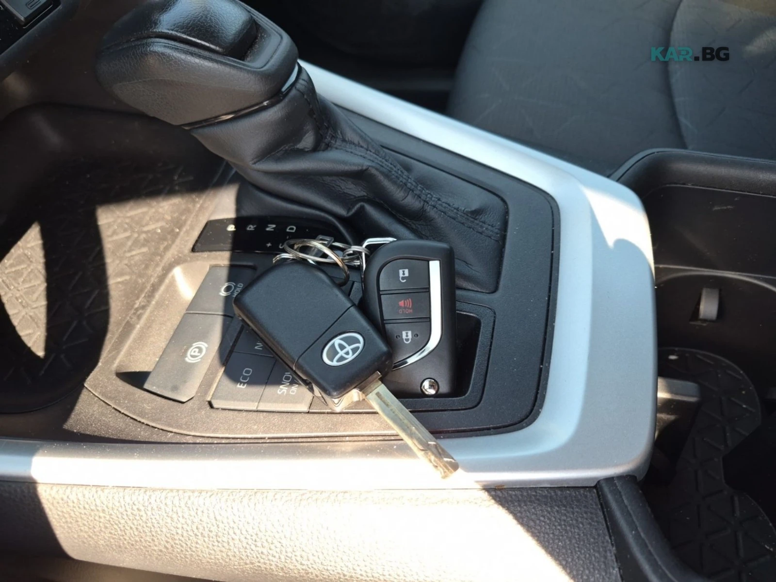 Toyota Rav4 LE * АвтоКредит * (ЦЕНА ДО БГ), снимка 8 - Автомобили и джипове - 54876386