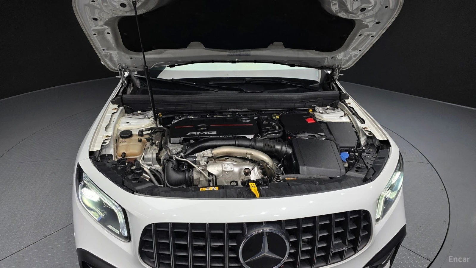 Mercedes-Benz GLB35AMG 4MATIC* КОЖА* ПОДГРЕВ* ОБДУХВ* BURMASTER* PANO* 36, снимка 6 - Автомобили и джипове - 55423507