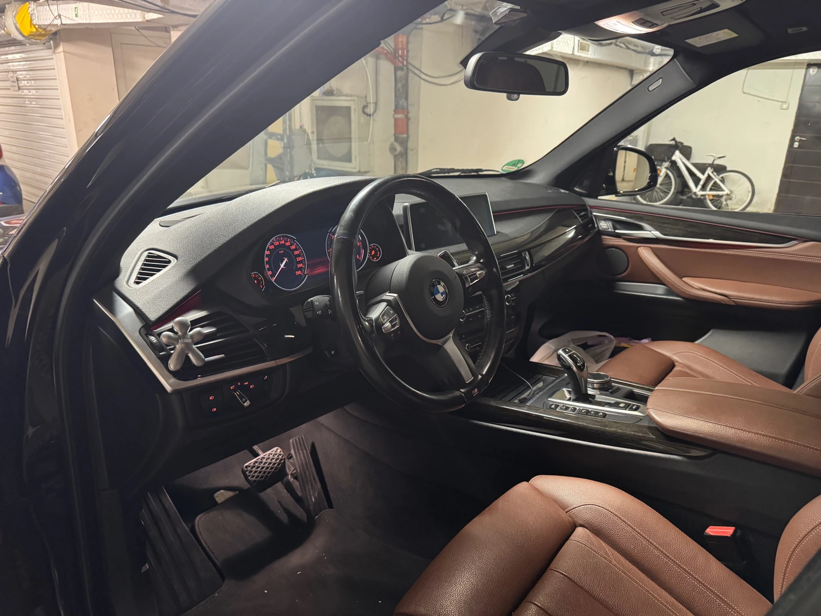 BMW X5 xDrive40d, снимка 15 - Автомобили и джипове - 56224306