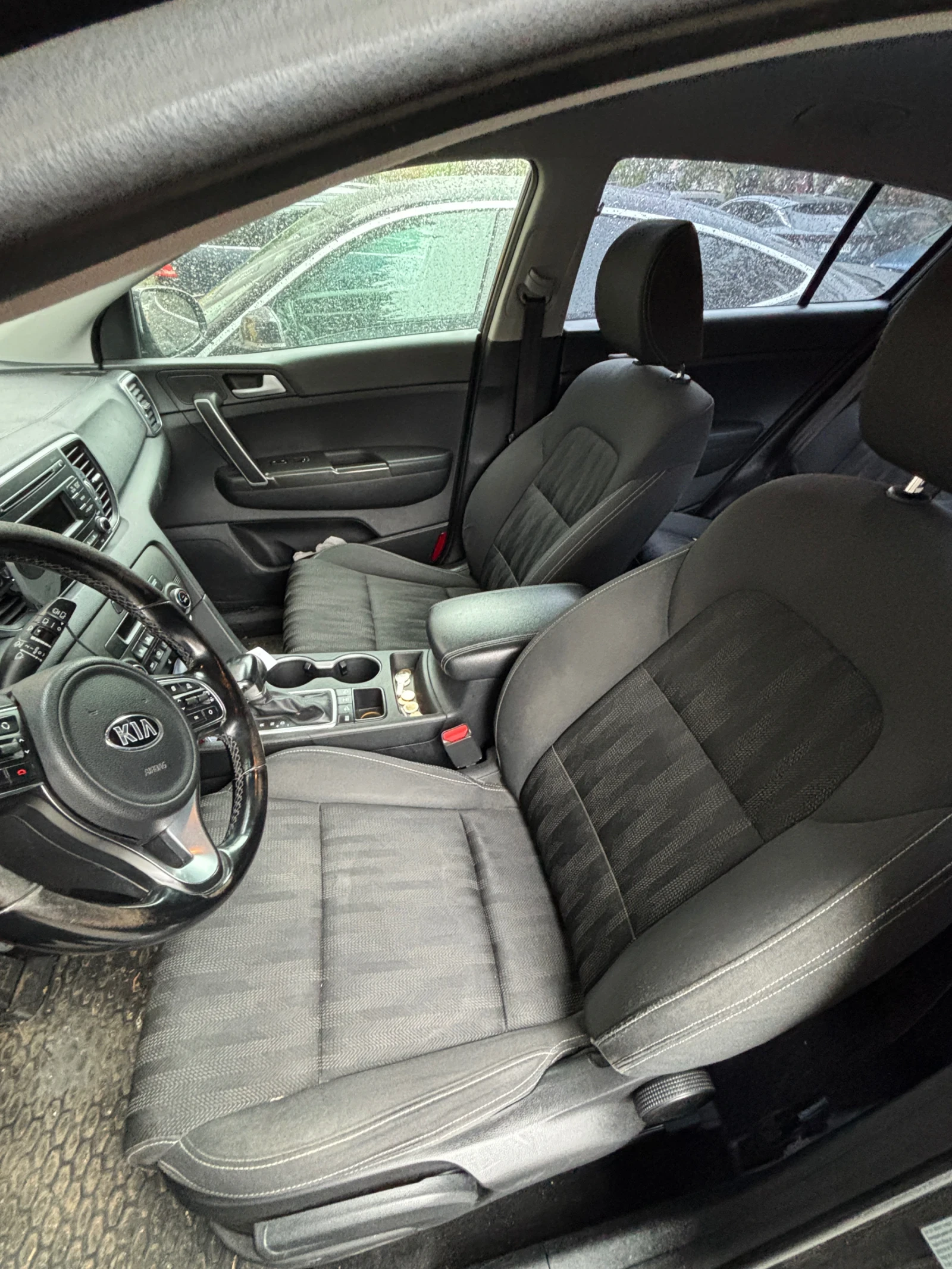 Kia Sportage 2.0 CRDI, снимка 4 - Автомобили и джипове - 56686393
