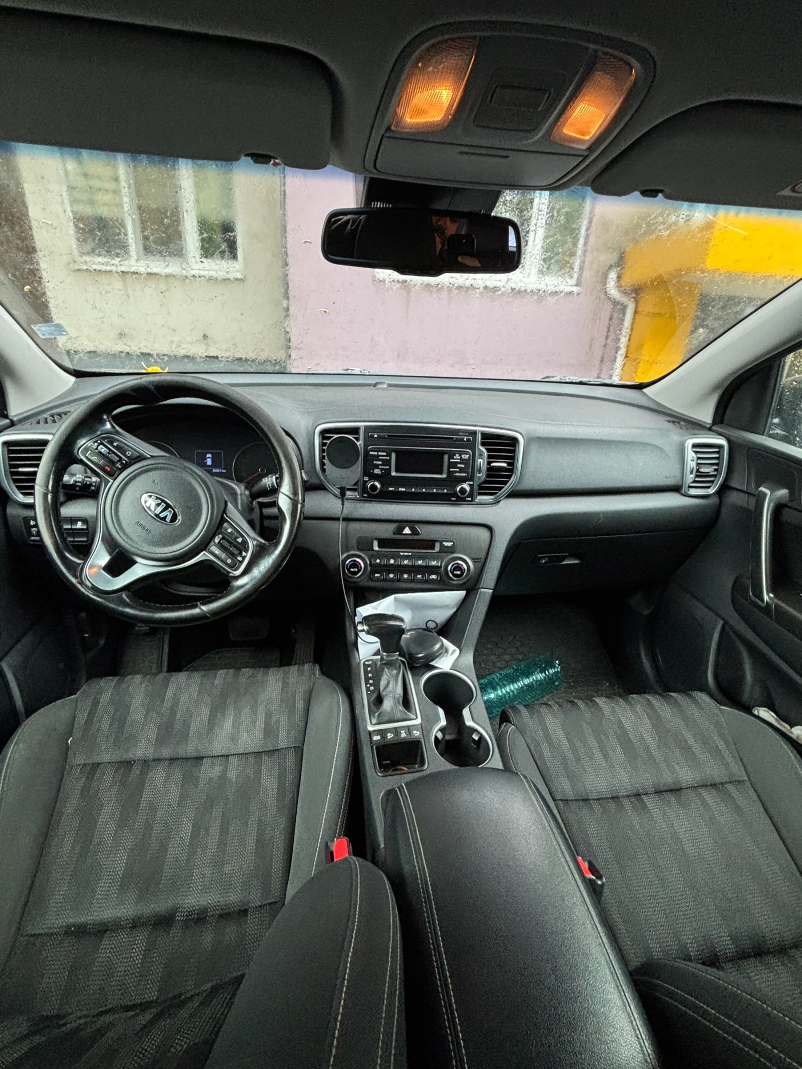 Kia Sportage 2.0 CRDI, снимка 5 - Автомобили и джипове - 56686393