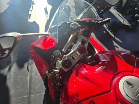 Ducati Panigale V4 модел 2022г., снимка 2