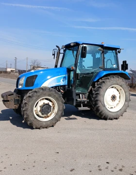 Трактор New Holland Т5050, снимка 1