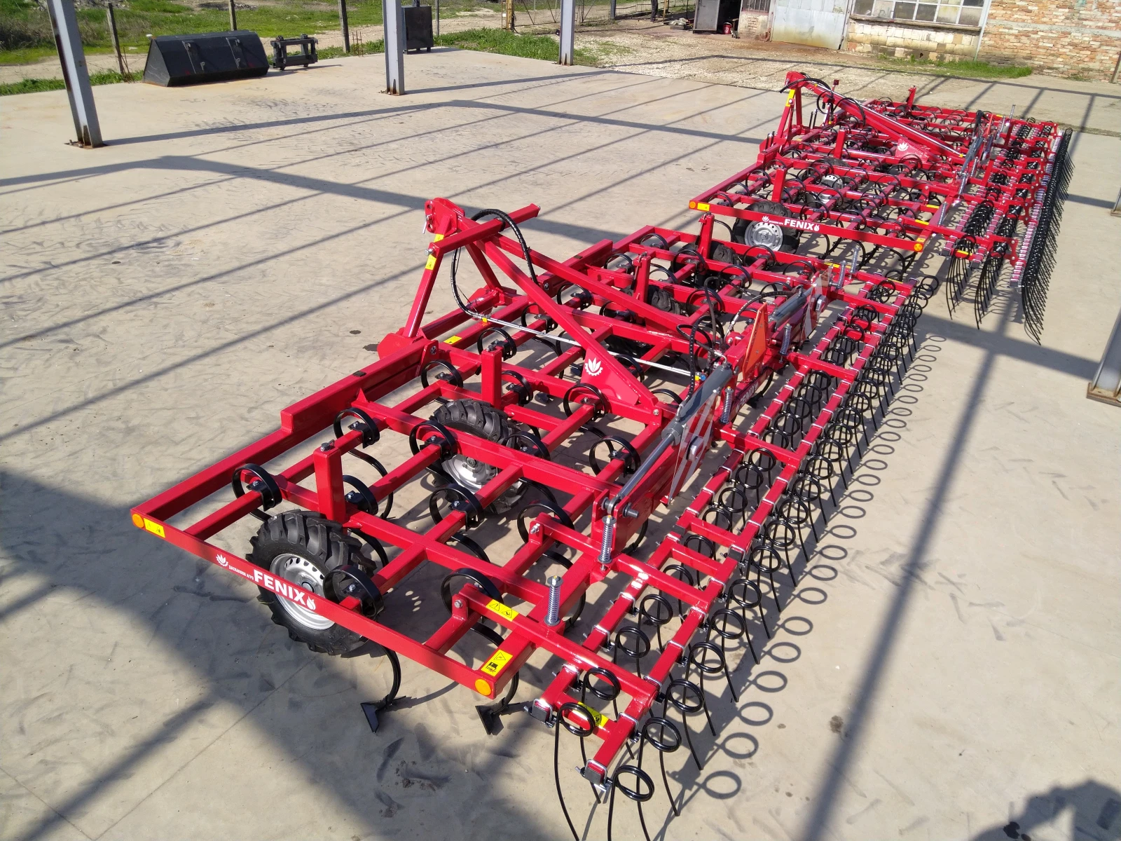 Култиватор Друга марка Fenix 5м - 8м, снимка 3 - Селскостопанска техника - 55572268