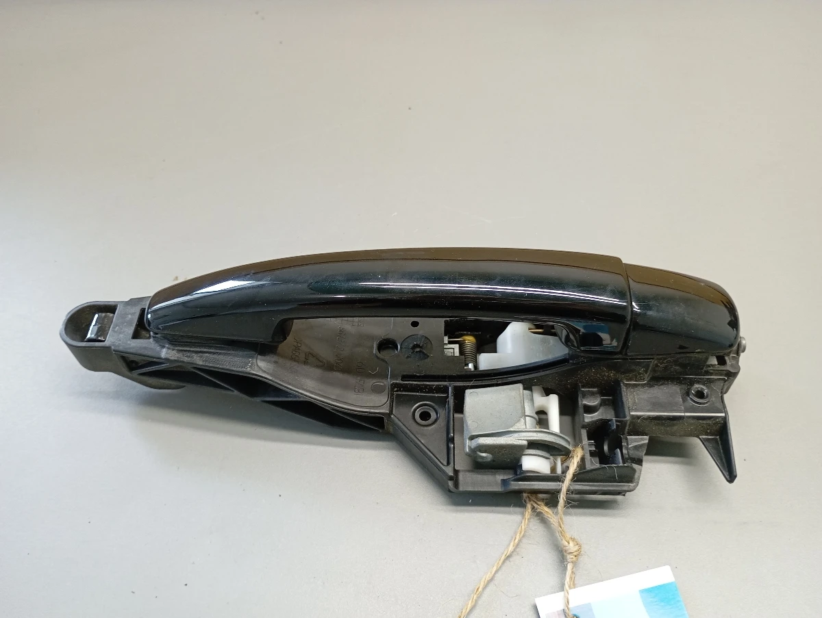 Дръжка външна задна дясна Пежо 2008 1.6хди