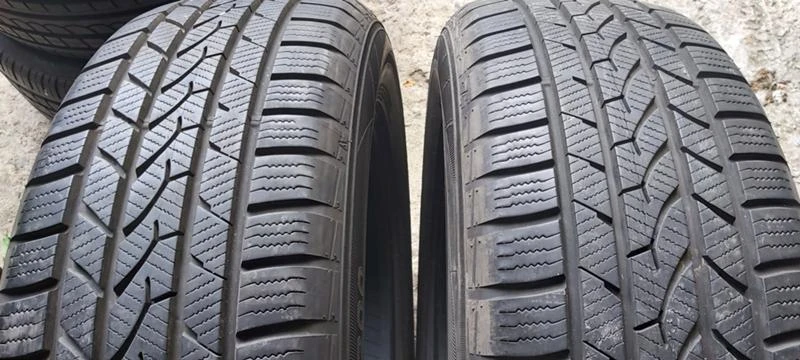 Гуми Зимни 235/60R18, снимка 3 - Гуми и джанти - 33439047