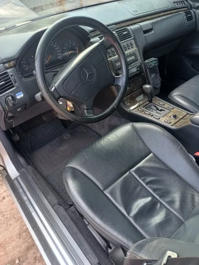 Mercedes-Benz E 320 4MATIK, снимка 4