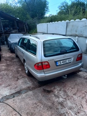 Mercedes-Benz E 320 4MATIK, снимка 2