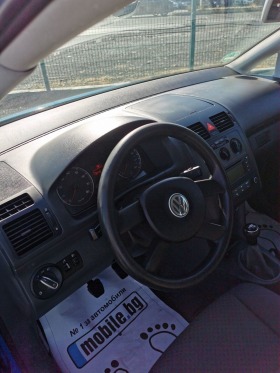 VW Touran 1.6i, снимка 5 - Автомобили и джипове - 42881169