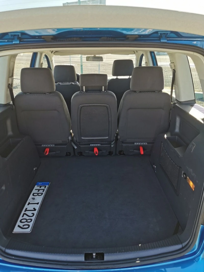 VW Touran 1.6i, снимка 10 - Автомобили и джипове - 42881169