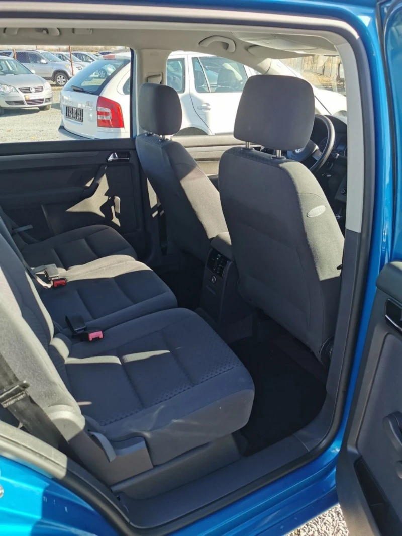 VW Touran 1.6i, снимка 9 - Автомобили и джипове - 42881169