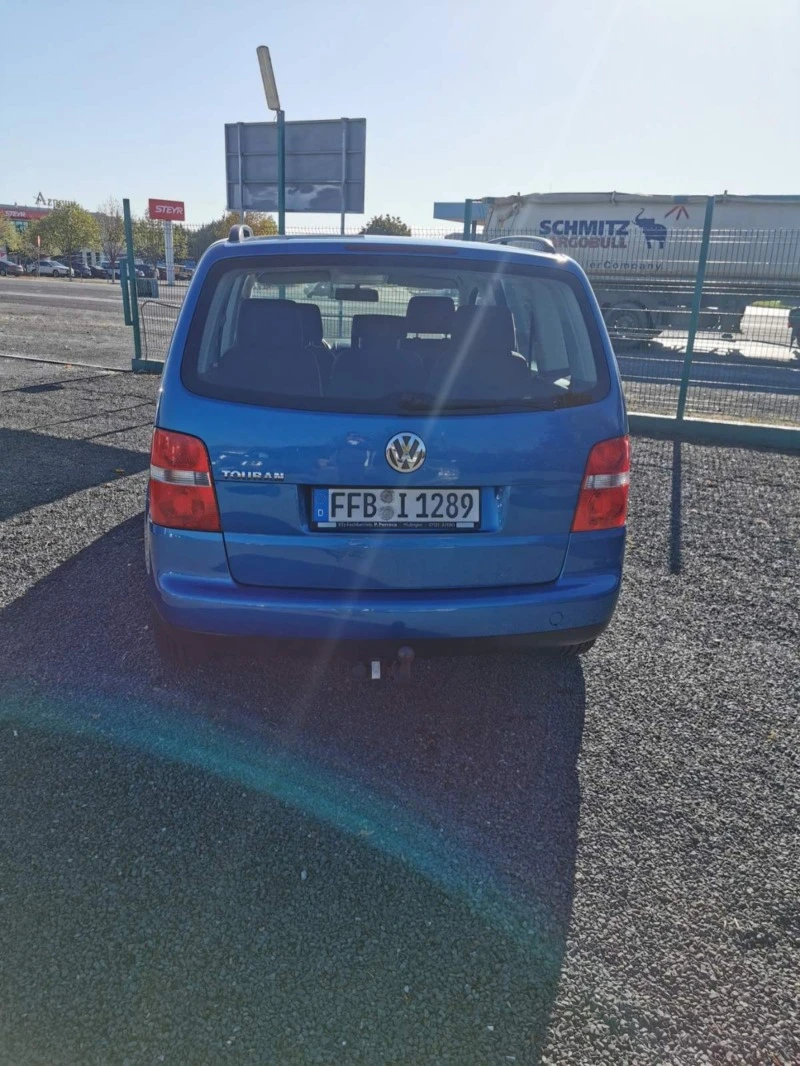 VW Touran 1.6i, снимка 3 - Автомобили и джипове - 42881169