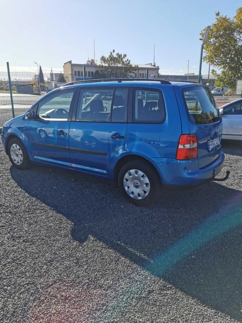 VW Touran 1.6i, снимка 2 - Автомобили и джипове - 42881169