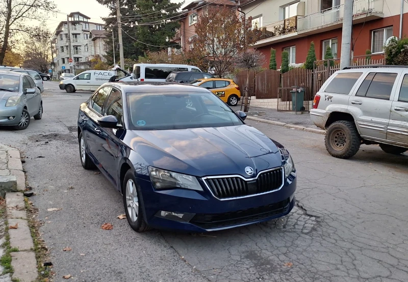 Skoda Superb 2.0tdi 150к.с. EURO6 Sedan 2018г. 6 скорости , снимка 13 - Автомобили и джипове - 47916994