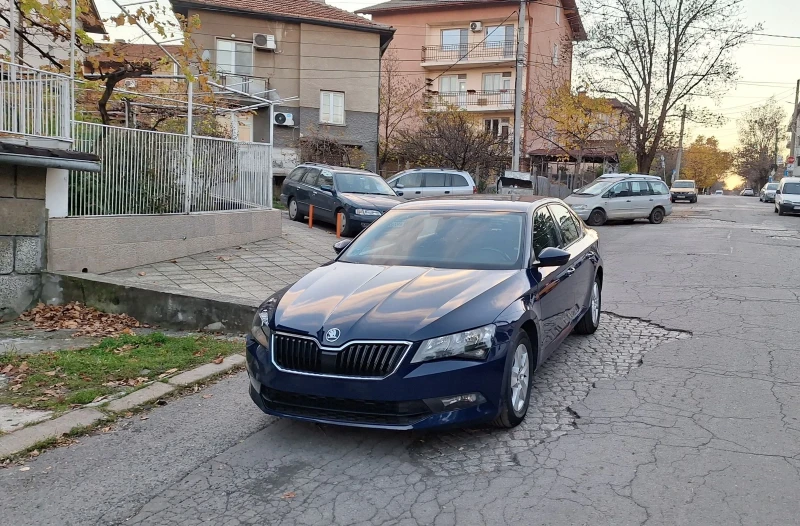 Skoda Superb 2.0tdi 150к.с. EURO6 Sedan 2018г. 6 скорости , снимка 14 - Автомобили и джипове - 47916994