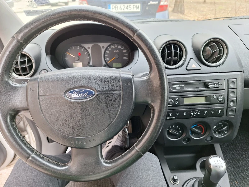 Ford Fiesta 1.4, снимка 3 - Автомобили и джипове - 48203999