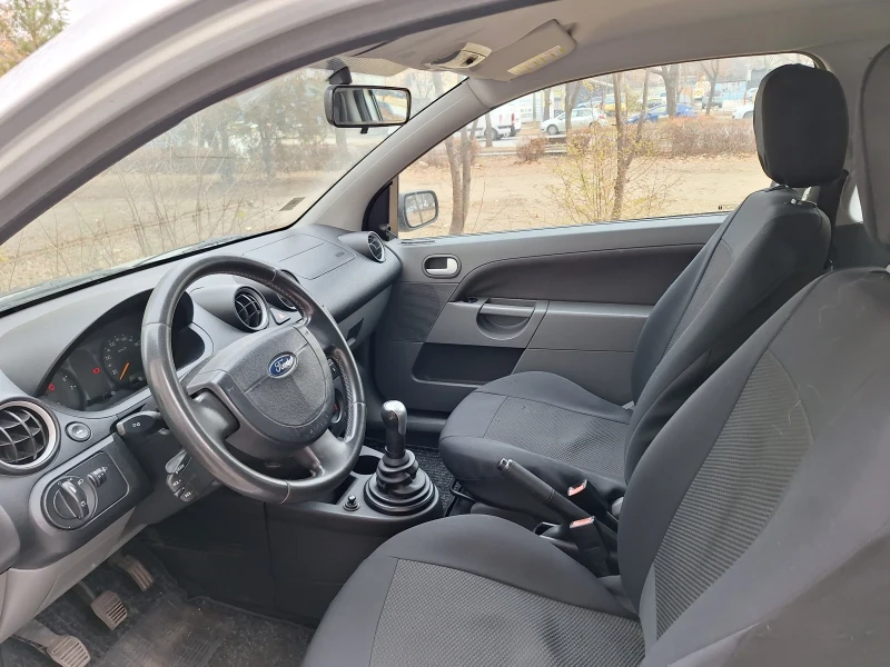 Ford Fiesta 1.4, снимка 8 - Автомобили и джипове - 48203999