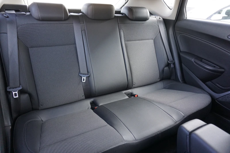 Opel Astra 1.4/135х.км/COSMO/ХЕЧБЕК, снимка 11 - Автомобили и джипове - 52857635