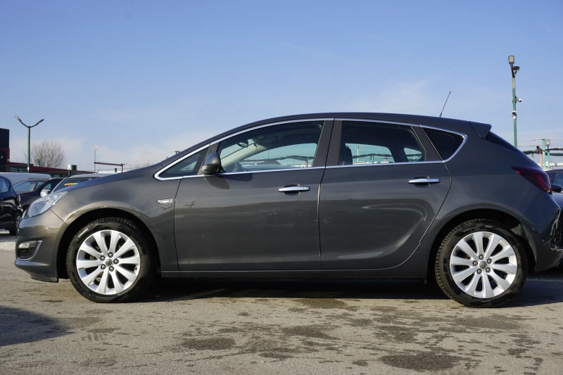 Opel Astra 1.4/135х.км/COSMO/ХЕЧБЕК, снимка 2 - Автомобили и джипове - 52857635