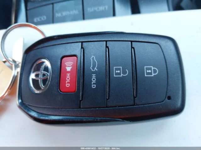 Toyota Camry, снимка 9 - Автомобили и джипове - 53225343