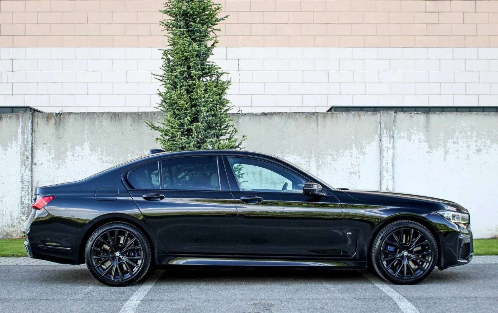 BMW 740 xDrive M-Sport - изображение 3