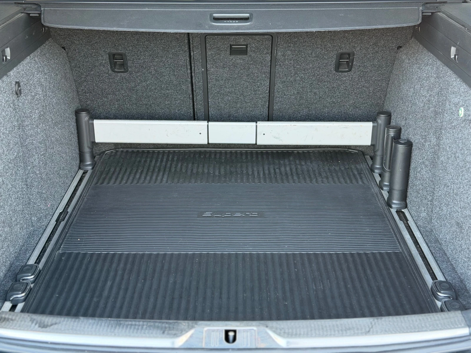 Skoda Superb * ИТАЛИЯ* НАВИГАЦИЯ* КСЕНОН* КОЖА* , снимка 9 - Автомобили и джипове - 54001112