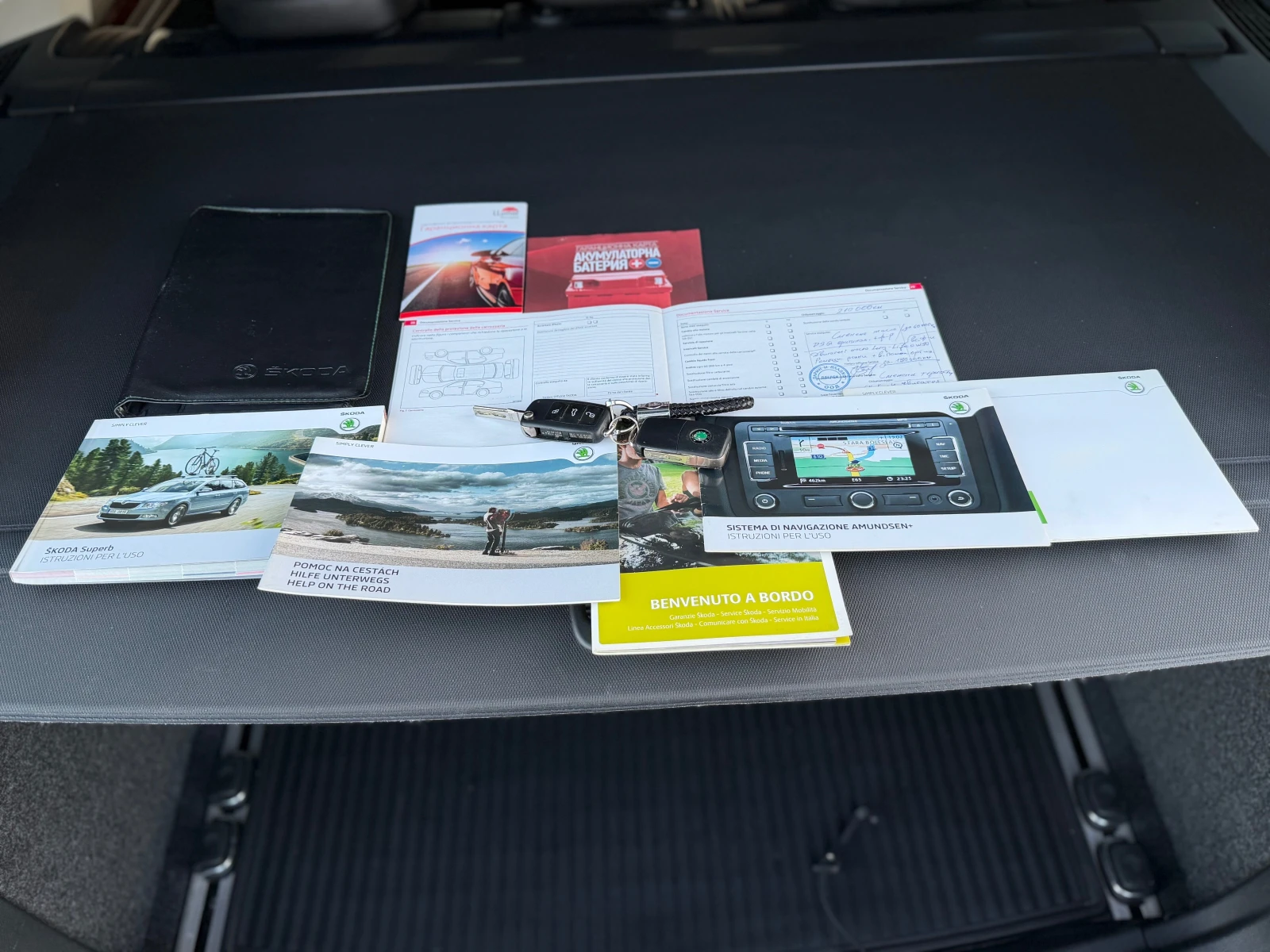 Skoda Superb * ИТАЛИЯ* НАВИГАЦИЯ* КСЕНОН* КОЖА* , снимка 17 - Автомобили и джипове - 54001112