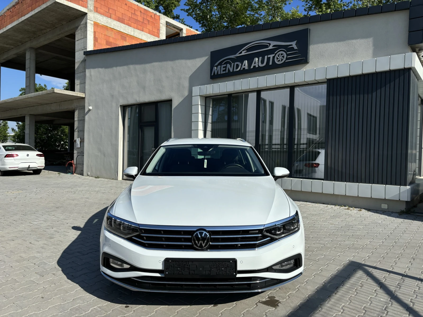 VW Passat ELEGANCE 2.0TDI, снимка 2 - Автомобили и джипове - 54570775