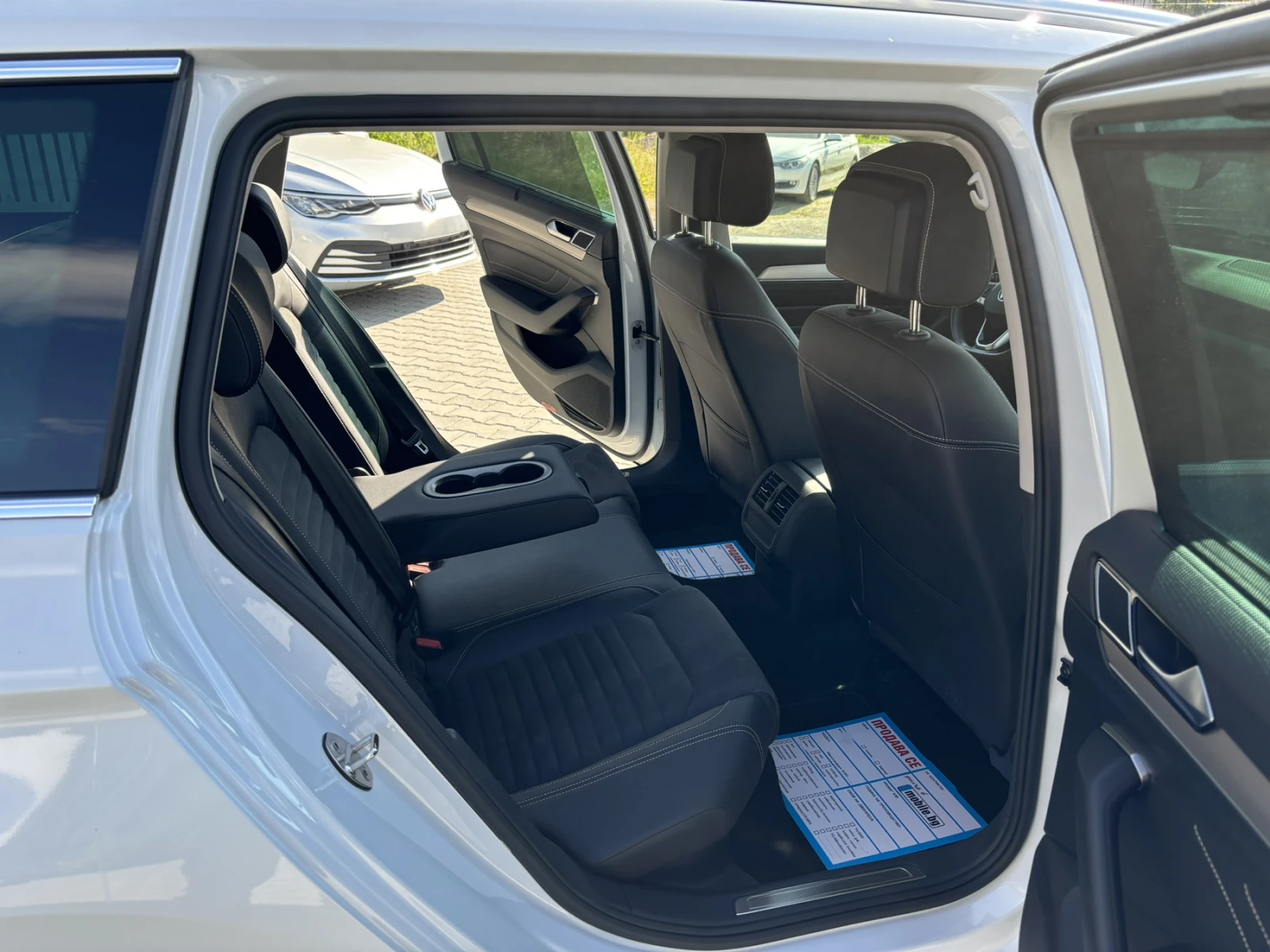 VW Passat ELEGANCE 2.0TDI, снимка 15 - Автомобили и джипове - 54570775