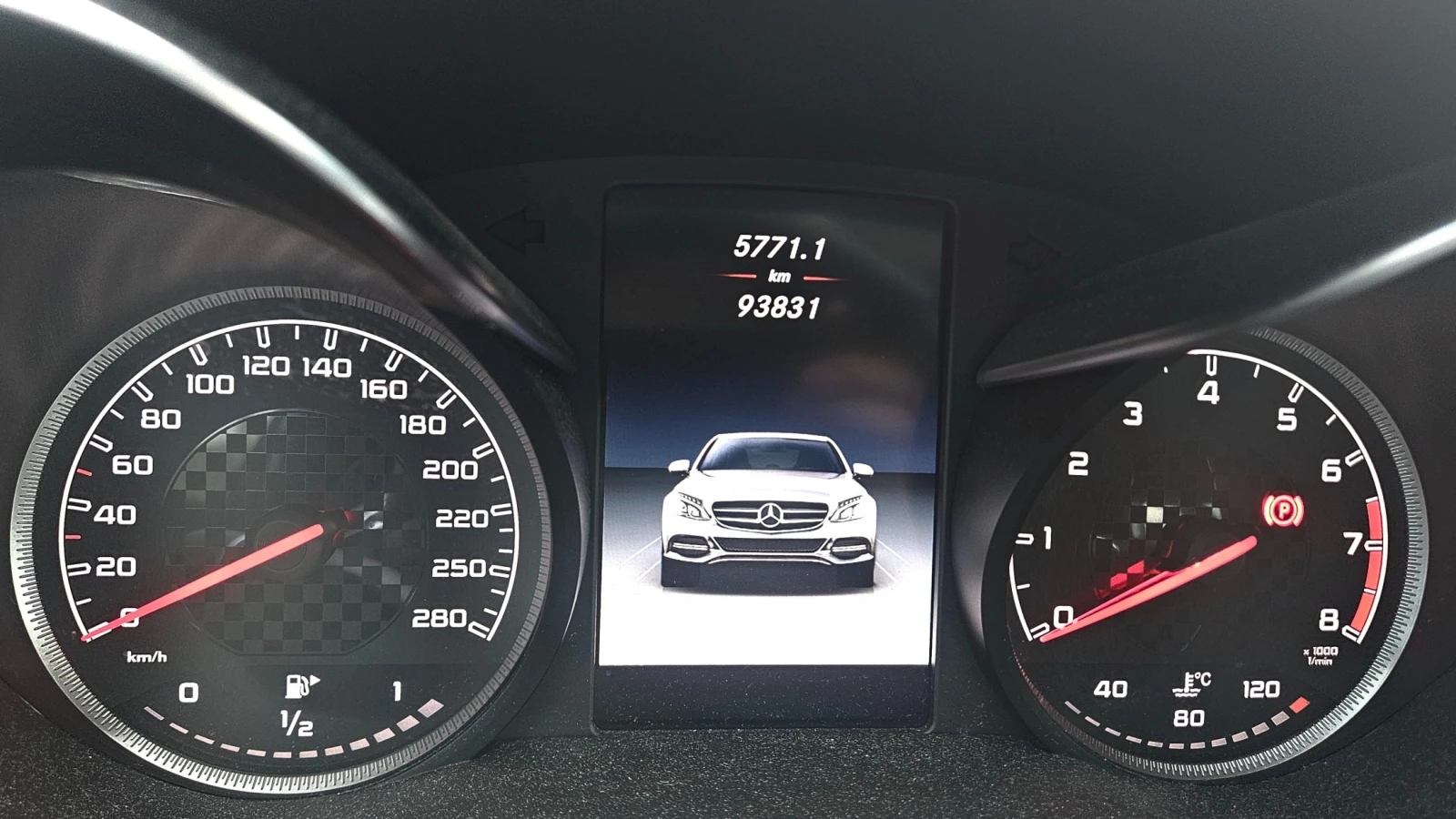 Mercedes-Benz C 43 AMG 2016 | Панорамен покрив | Head-Up Display | , снимка 9 - Автомобили и джипове - 54581758