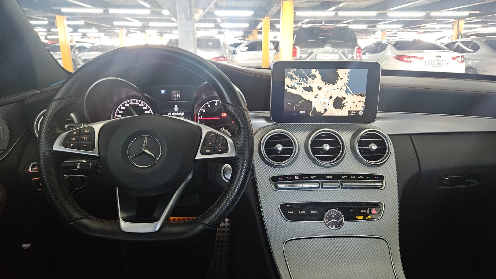 Mercedes-Benz C 43 AMG 2016 | Панорамен покрив | Head-Up Display | , снимка 10 - Автомобили и джипове - 54581758
