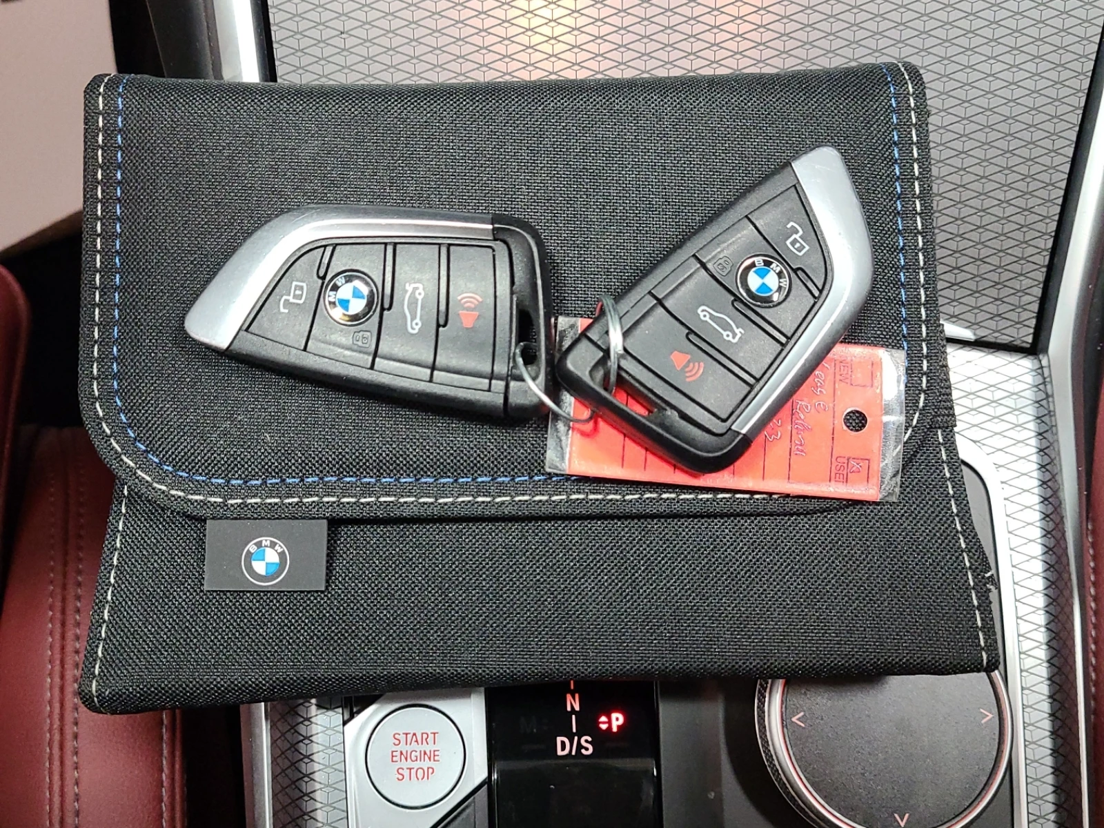 BMW 330 i xDrive/M-Pack/CARFAX/АВТО КРЕДИТ/, снимка 15 - Автомобили и джипове - 54688843