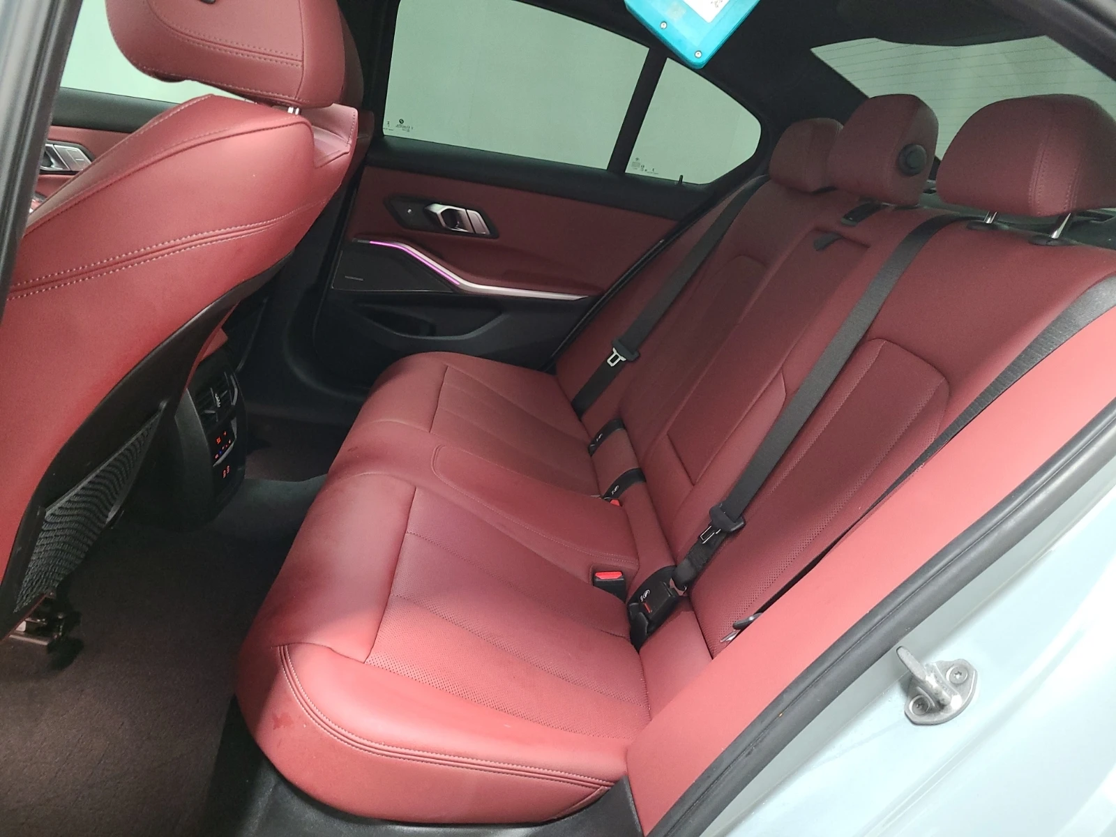 BMW 330 i xDrive/M-Pack/CARFAX/АВТО КРЕДИТ/, снимка 10 - Автомобили и джипове - 54688843