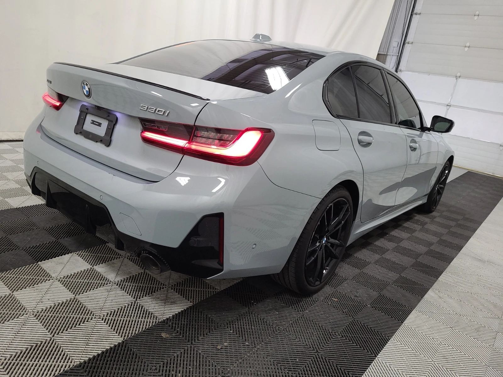 BMW 330 i xDrive/M-Pack/CARFAX/АВТО КРЕДИТ/, снимка 4 - Автомобили и джипове - 54688843