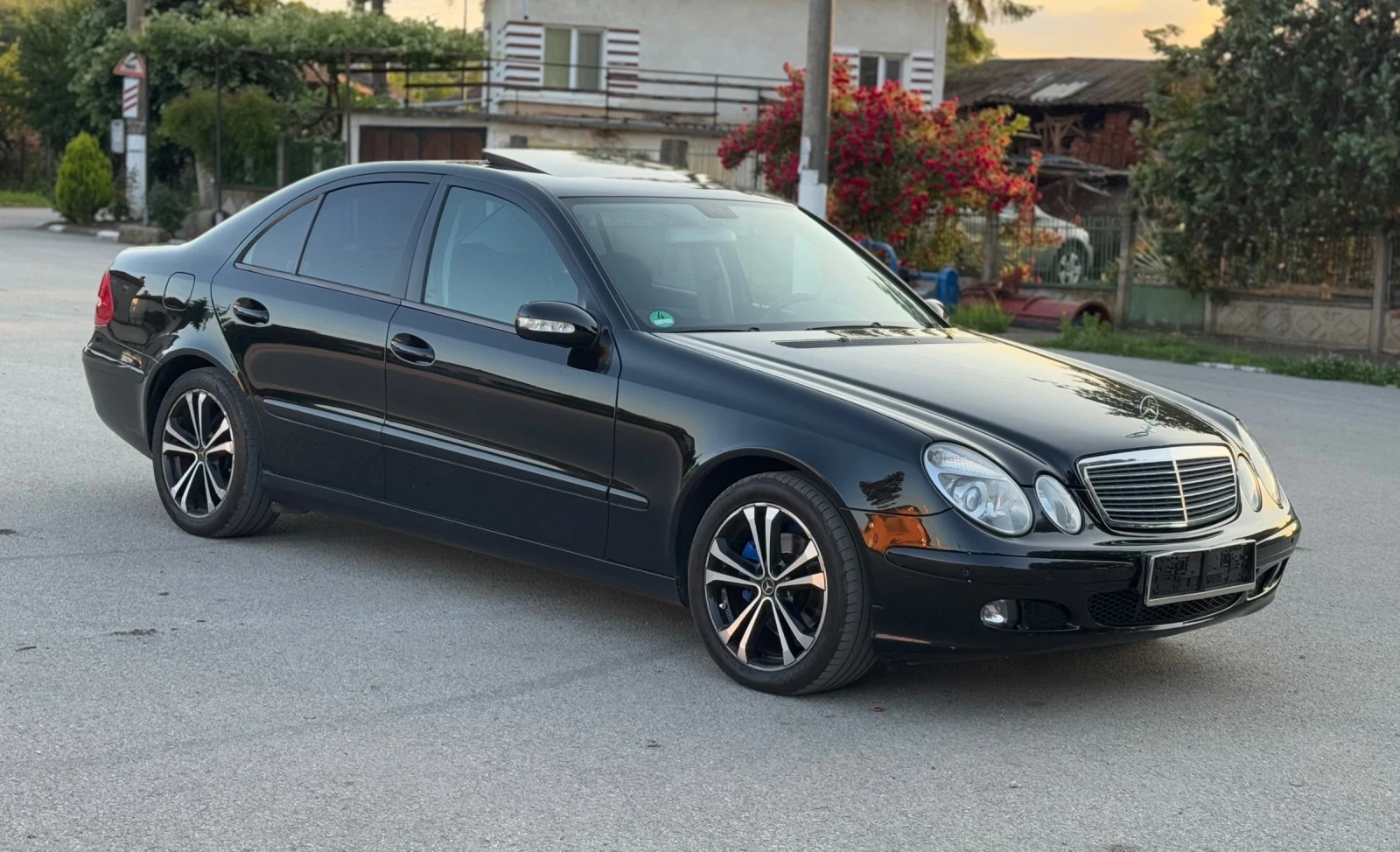 Mercedes-Benz E 200, снимка 7 - Автомобили и джипове - 54749281