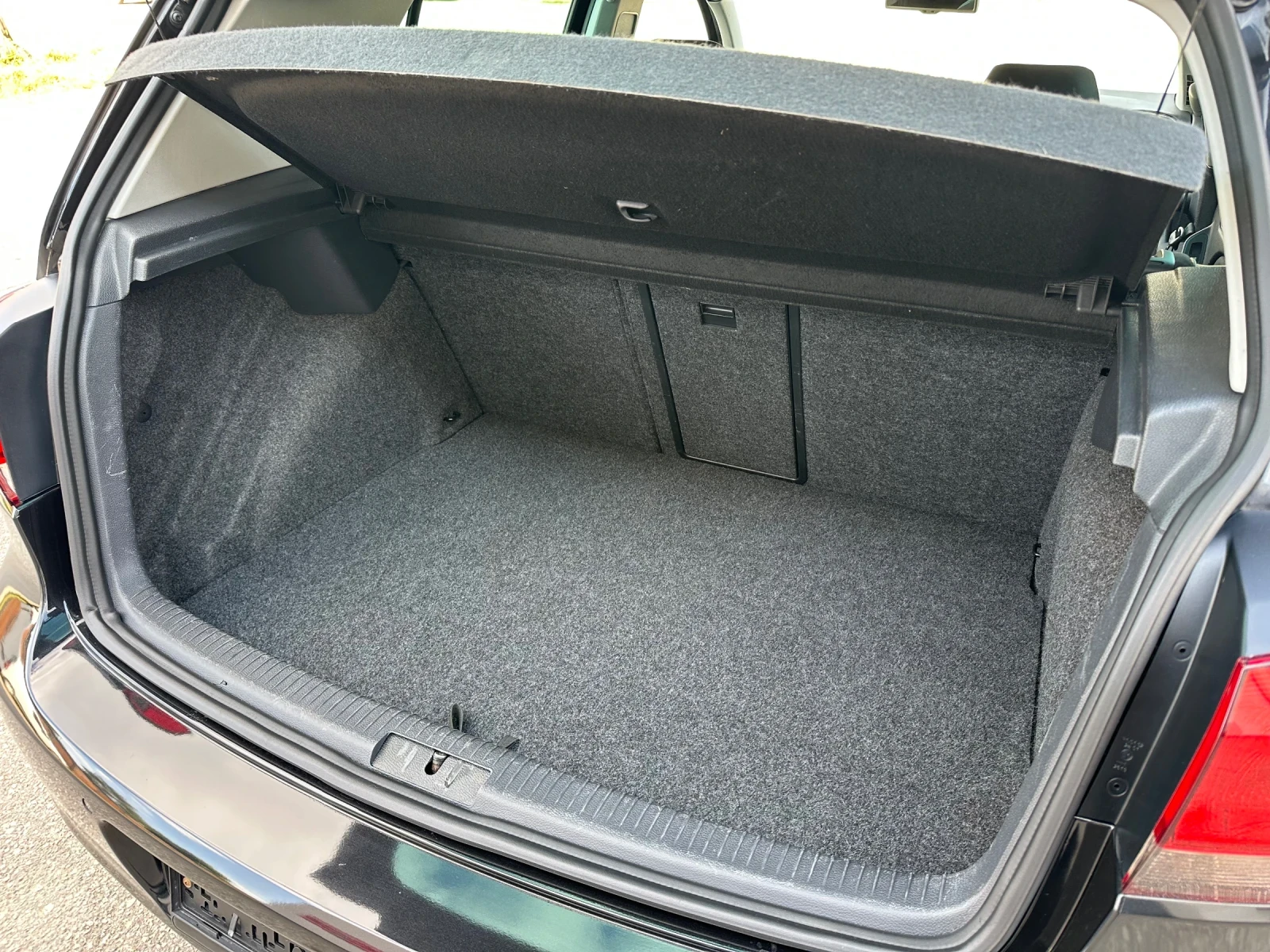 VW Golf 1.6TDI R-Line, снимка 16 - Автомобили и джипове - 54777235