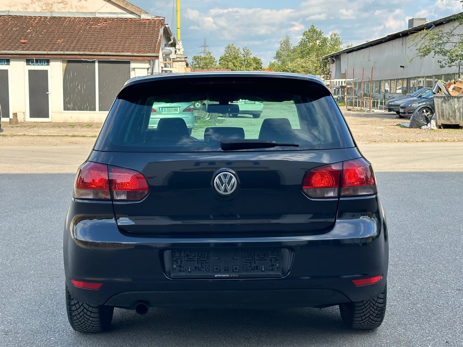 VW Golf 1.6TDI R-Line, снимка 4 - Автомобили и джипове - 54777235