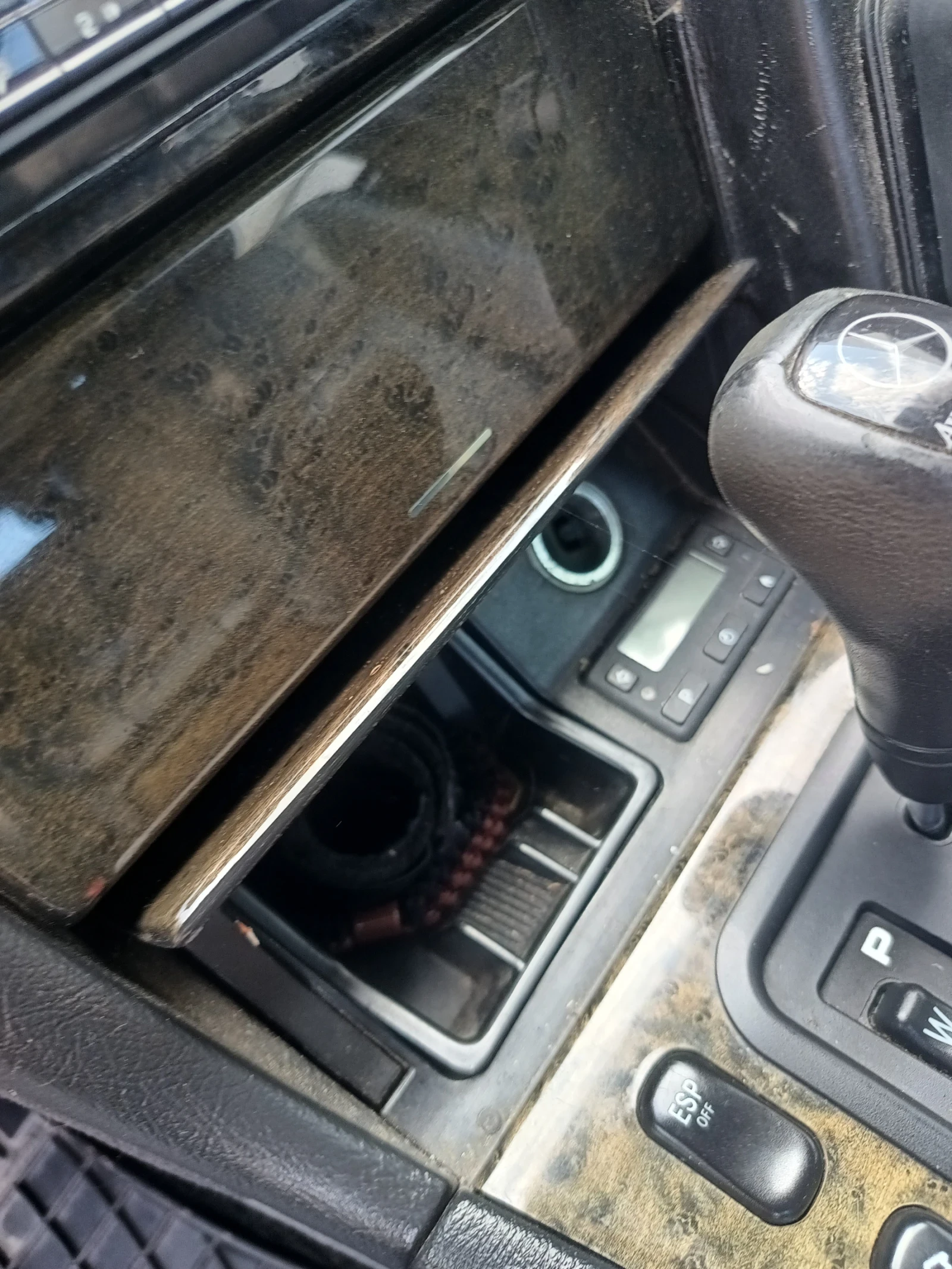 Mercedes-Benz E 320 4MATIK, снимка 7 - Автомобили и джипове - 55620663