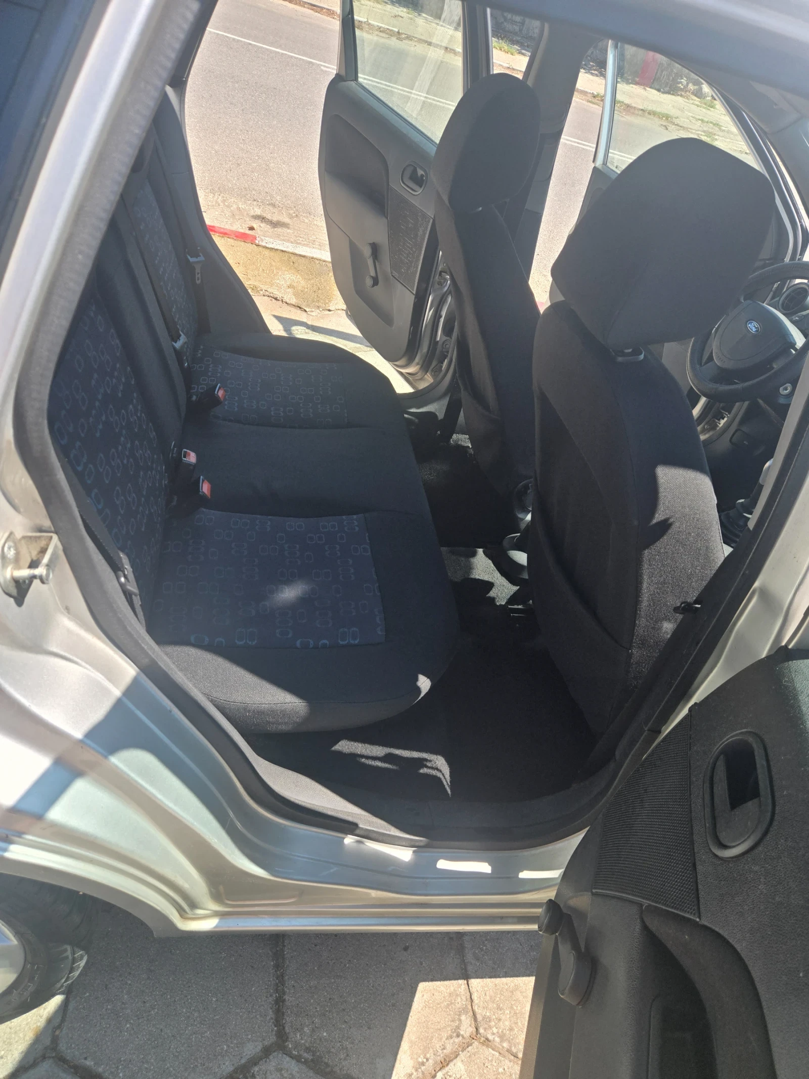Ford Fiesta 1.4 d, снимка 9 - Автомобили и джипове - 55969468