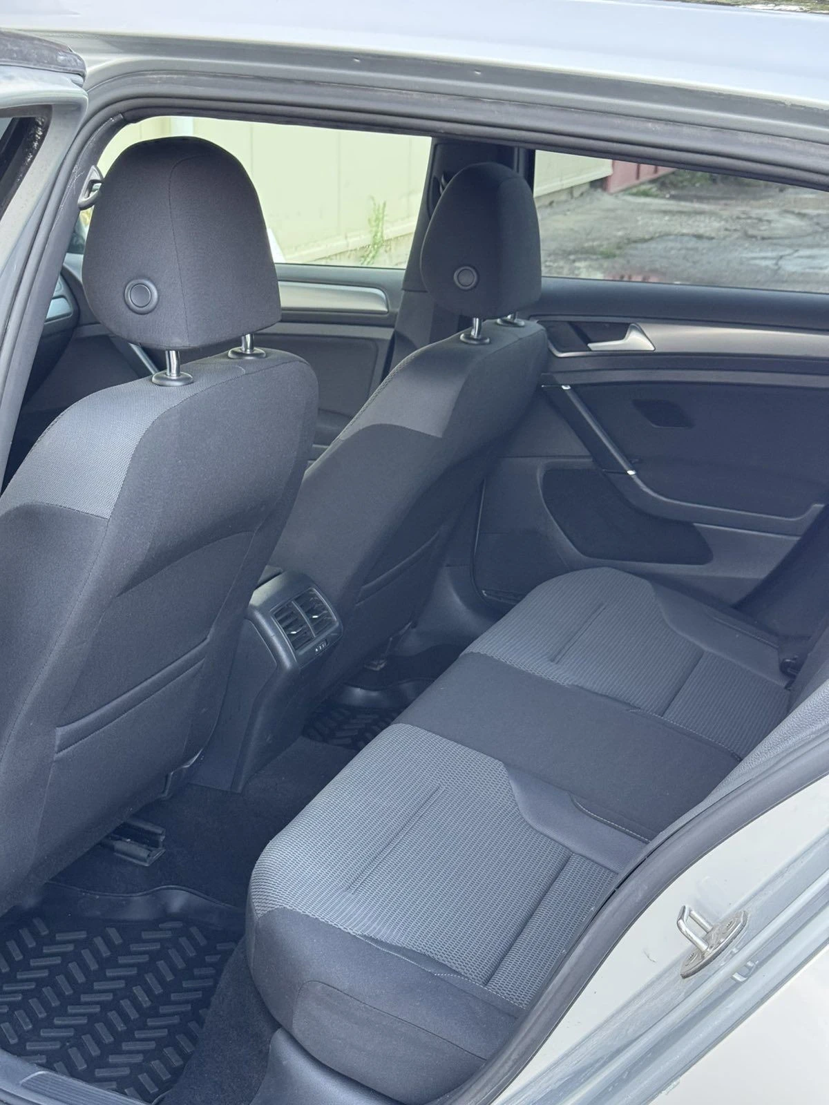 VW Golf 7 1.6TDI, снимка 11 - Автомобили и джипове - 55805609