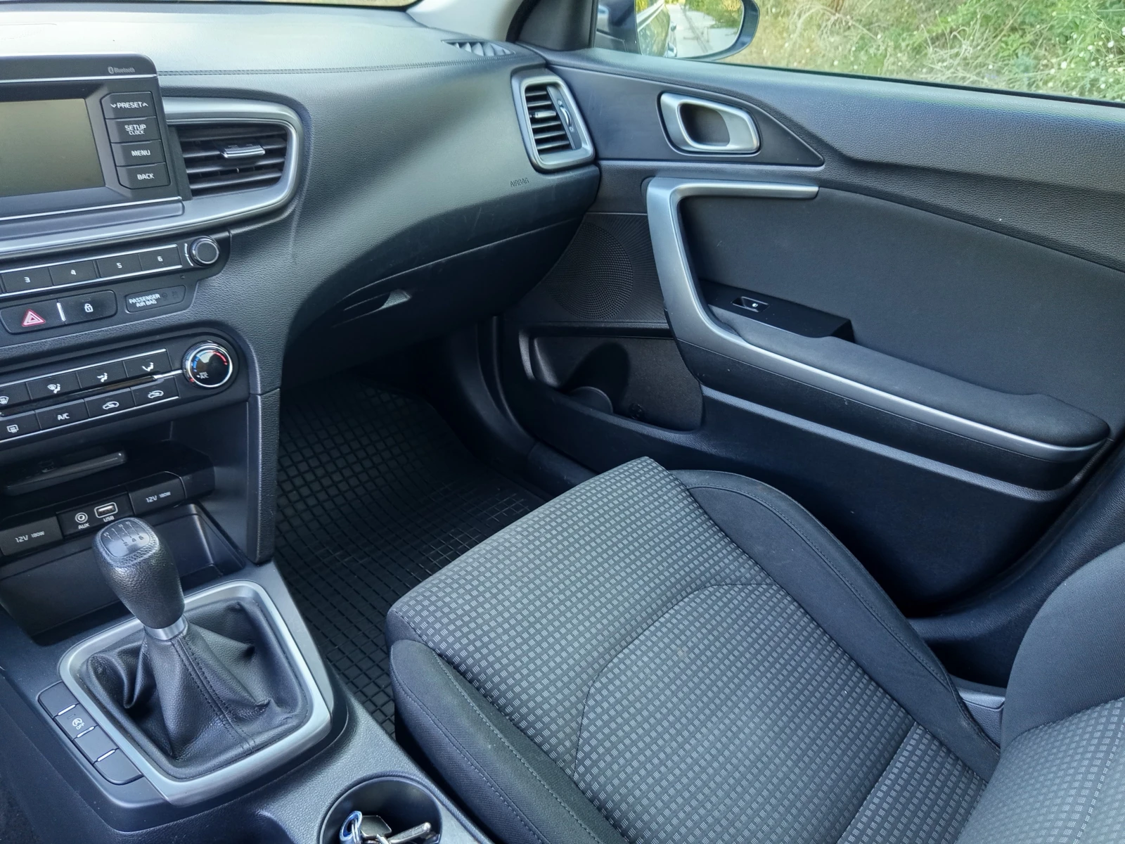 Kia Ceed 1.4/100кс.* * * , снимка 12 - Автомобили и джипове - 55936836