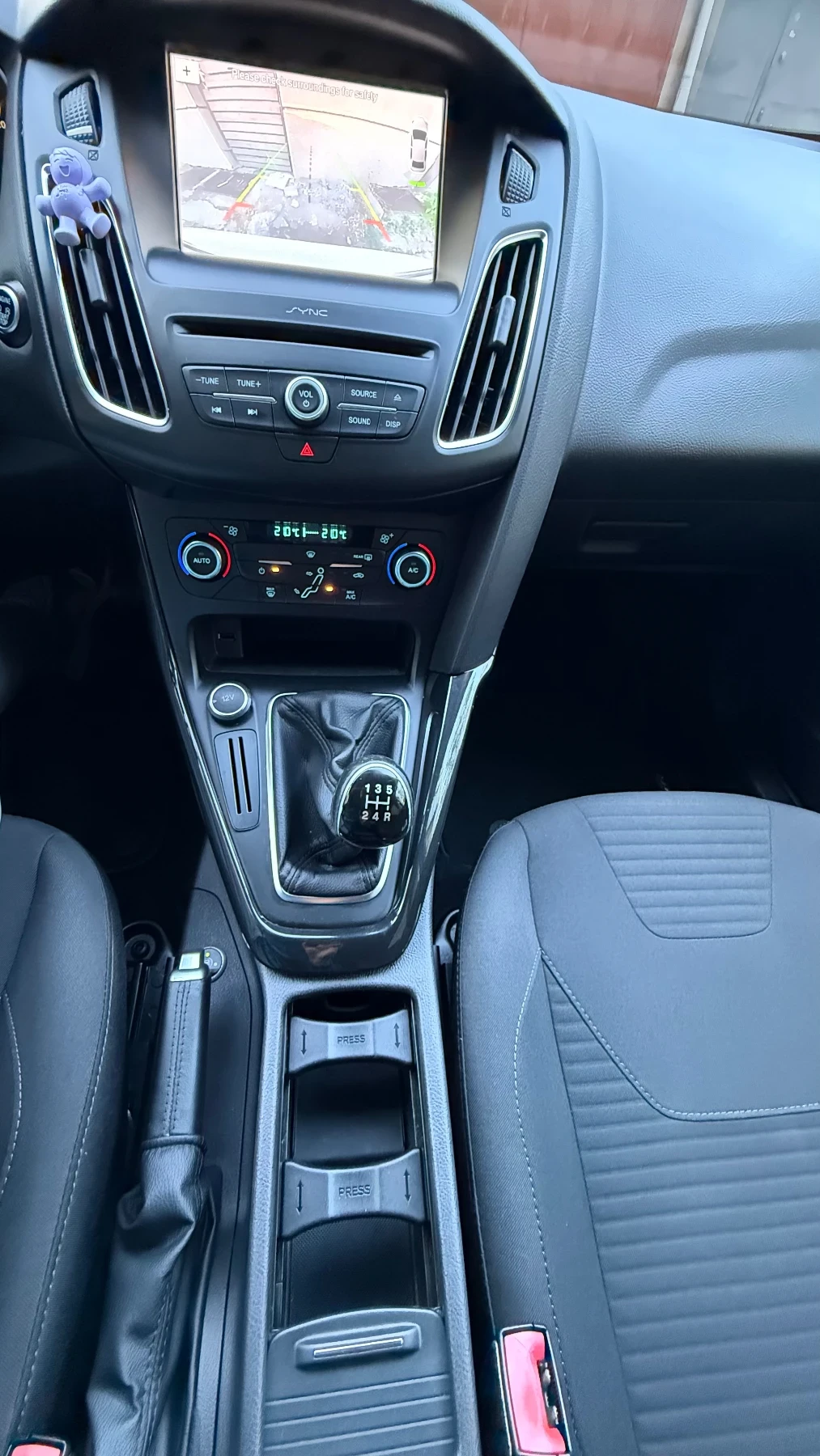 Ford Focus 1.6 i LPG BRC Titanium, снимка 12 - Автомобили и джипове - 56637066