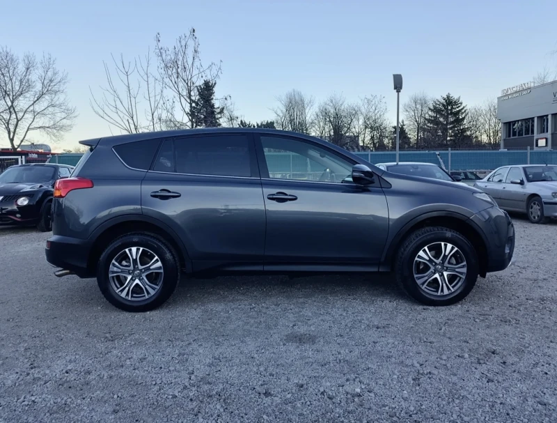 Toyota Rav4 2.0i Автоматик ! Кожен салон ! Навигация !, снимка 6 - Автомобили и джипове - 52964744